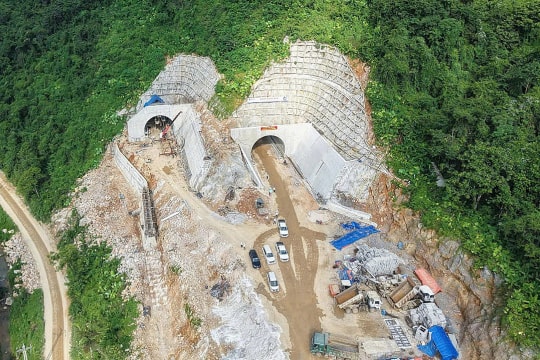 Cao tốc Đồng Đăng - Trà Lĩnh nguy cơ dừng thi công vì bão giá