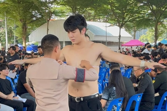 Mỹ nam gây chú ý khi gia nhập quân đội Thái Lan