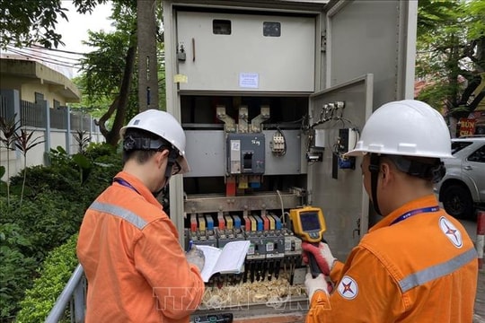 EVN khuyến nghị hạn chế dùng thiết bị công suất lớn vào giờ cao điểm