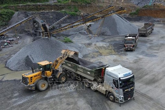 Nhà thầu xây dựng mắc kẹt trong 'vòng xoáy' chi phí