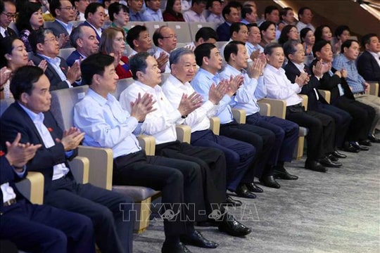 Tổng Bí thư, Chủ tịch nước Tô Lâm dự chương trình nghệ thuật 'Tổ quốc trong tim'