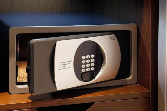 Những nơi đầu tiên trộm để ý khi đột nhập phòng khách sạn