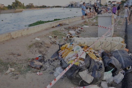 'Biển Gò Vấp' nhếch nhác vì khách xả rác