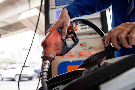 Bộ Công Thương nêu lý do điều chỉnh giá xăng dầu ban đêm