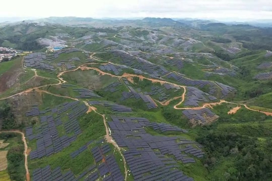 Trang trại lắp 2,23 triệu tấm pin mặt trời hoạt động tại Lào