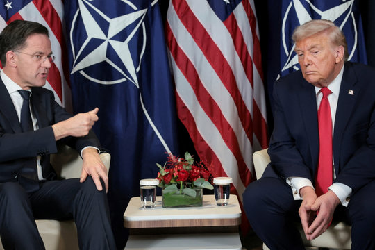 Ông Trump chỉ trích NATO sau cuộc gặp lãnh đạo liên minh
