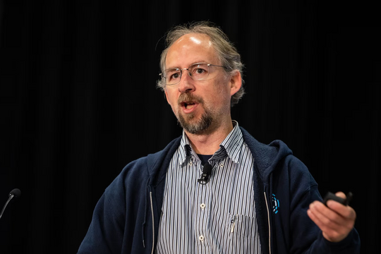 Thông tin danh tính 'cha đẻ' Bitcoin rộ trở lại