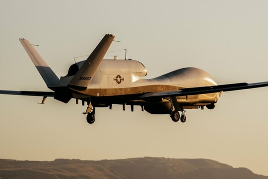 UAV hơn 200 trăm triệu USD của Mỹ mất tích, nghi rơi gần Iran