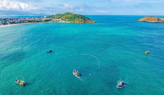 CÚ HÍCH NĂM DU LỊCH QUỐC GIA: Đánh thức thiên đường du lịch biển