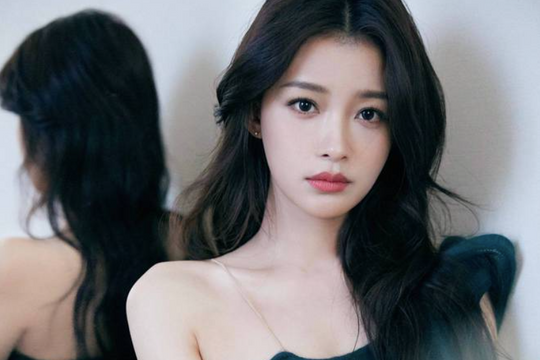 Bi kịch mỹ nhân lấy con trai bà trùm showbiz: 6 năm chưa một lần có đám cưới