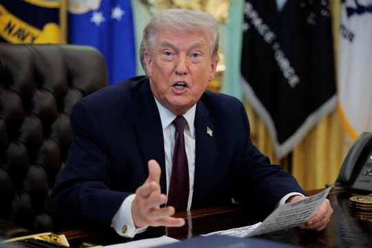 Iran tuyên bố 'quản lý Hormuz ở tầm cao mới', ông Trump phản đối thu phí