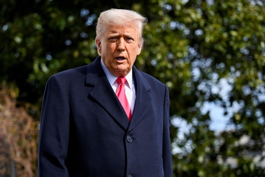 Quá trình ông Trump chuyển từ đe dọa sang đồng ý ngừng bắn 2 tuần với Iran