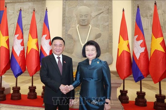 Thường trực Ban Bí thư Trần Cẩm Tú hội kiến Thủ tướng Campuchia Hun Manet