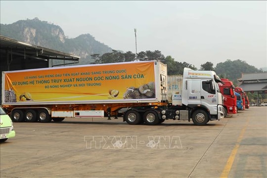 Hàng loạt ngân hàng giảm lãi vay, hỗ trợ doanh nghiệp và người dân