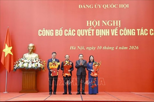 Chủ tịch Quốc hội chủ trì Hội nghị công bố các Quyết định về công tác nhân sự