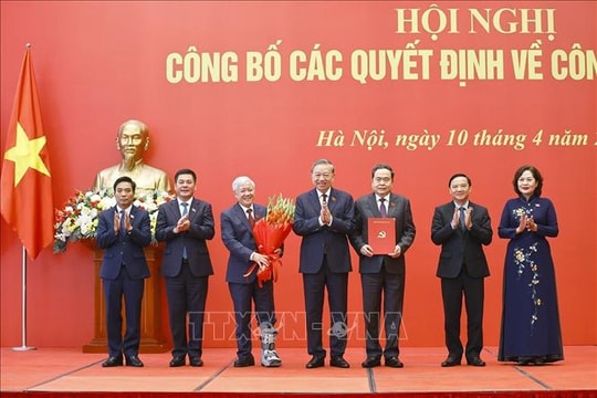 Hội nghị công bố các Quyết định về công tác cán bộ của Đảng ủy Quốc hội