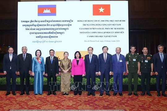 Thường trực Ban Bí thư gặp gỡ cựu sinh viên Campuchia từng học tại Việt Nam