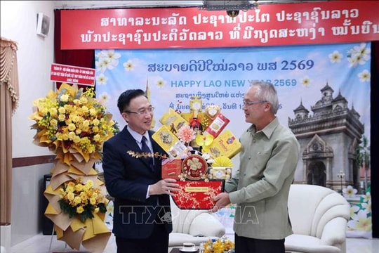 Thăm, chúc mừng nhân dịp Tết cổ truyền Bunpimay và Chôl Chnăm Thmây