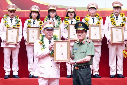 Tuyên dương điển hình tiên tiến thuộc lực lượng Tham mưu Công an nhân dân