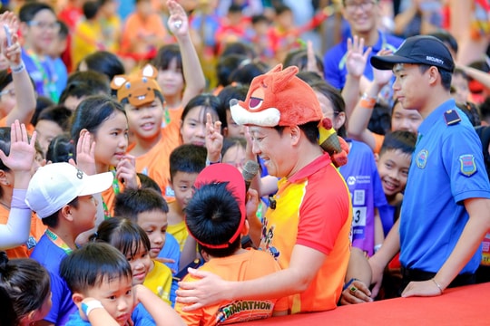 Trường Giang lần thứ tư liên tiếp đồng hành Kun runners Huế