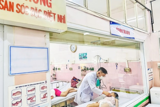 Bữa ăn nghi gây ngộ độc cho 148 học sinh TP HCM có gà kho, bánh flan