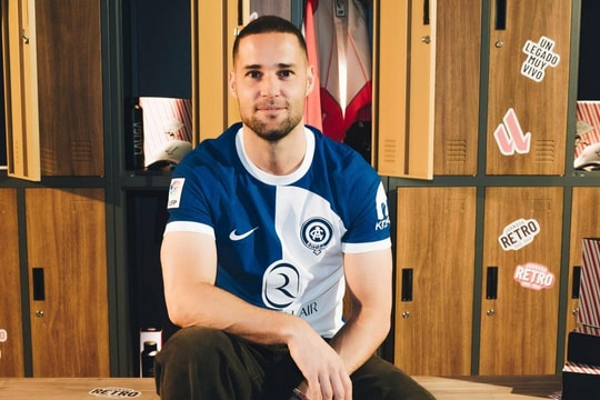 Vì sao các đội La Liga mặc trang phục cổ điển?