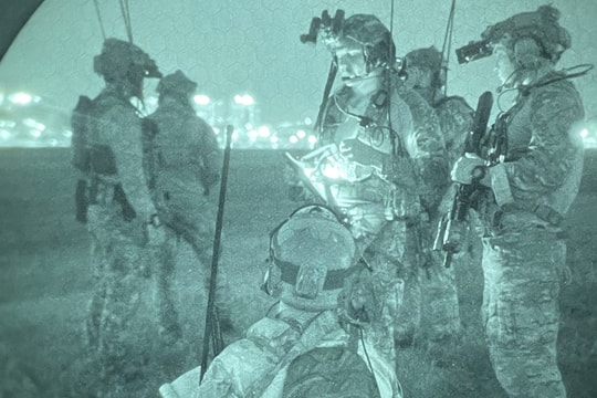 Mỹ lập sân bay dã chiến ở Iran để cứu phi công thế nào