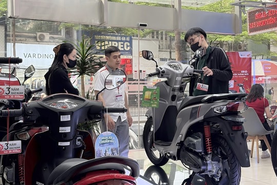 Người Việt vẫn tăng mua xe máy xăng đầu 2026