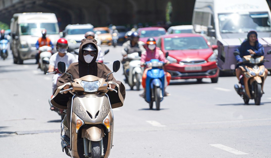 Nhiệt độ chạm ngưỡng 40°C: Chuyên gia cảnh báo loạt nguy cơ ảnh hưởng sức khỏe