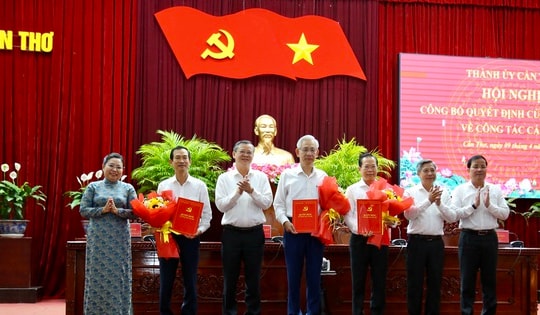 Cần Thơ công bố quyết định của Ban Bí thư về công tác cán bộ