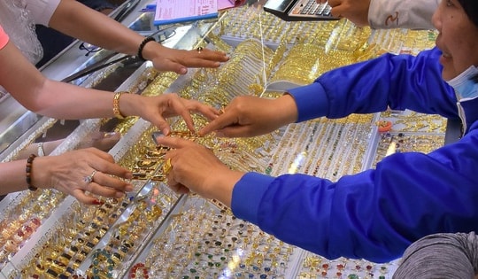 Giá vàng hôm nay, 10-4: Bật tăng trở lại sau phiên lao dốc