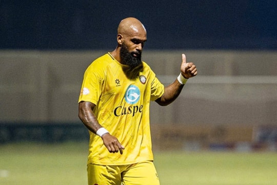 Đồng đội cũ của Ronaldinho mê ẩm thực Việt Nam, bất ngờ về thịt chó