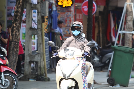 Thời tiết ngày 11/4: Nhiệt độ vượt 40 độ C, nắng nóng gay gắt lan rộng nhiều khu vực