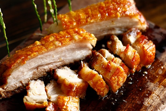 'Vũ khí bí mật' giúp heo quay giòn bì