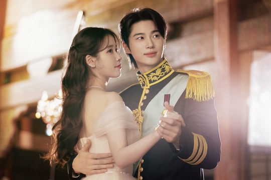 Phim của IU hút khán giả ngày đầu lên sóng