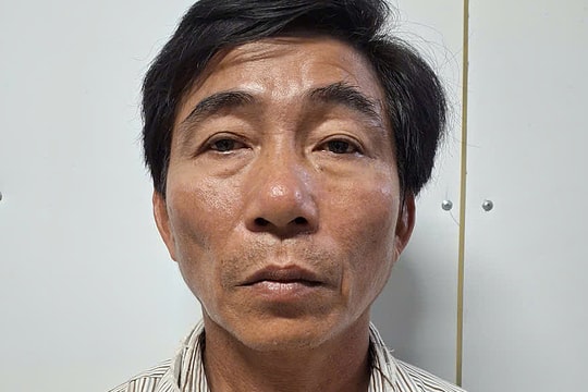 Đầu thú sau khi dâm ô bé gái hàng xóm