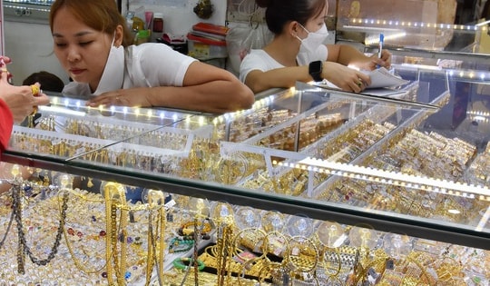 Giá vàng hôm nay, 11-4: Đảo chiều lao dốc