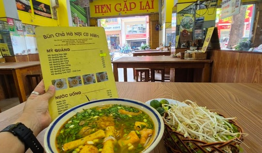 Suất ăn sáng dưới 20.000 đồng đang dần biến mất?