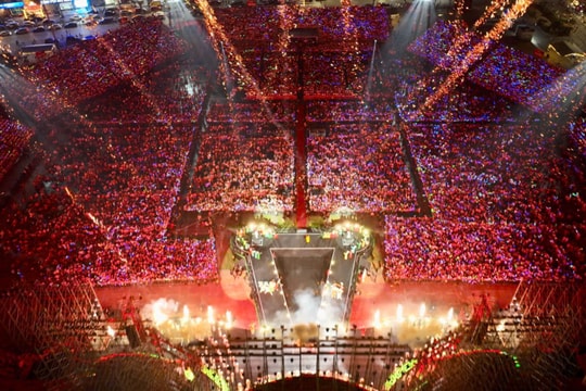 50.000 khán giả bùng nổ với đêm concert ‘Thanh âm kỷ nguyên mới’