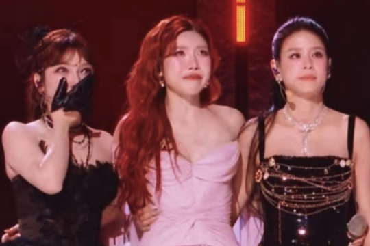 Trang Pháp thua sốc, khóc nức nở tại show 'Đạp gió'