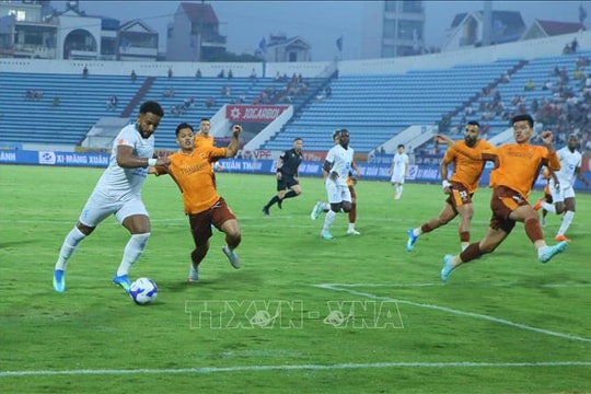 V.League 1-2025/2026: Thu hẹp khoảng cách