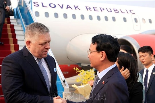 Thủ tướng Cộng hòa Slovakia Robert Fico bắt đầu thăm chính thức Việt Nam