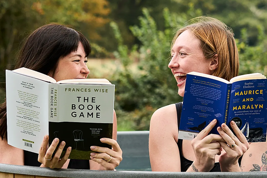 Chi hơn 1.000 USD để 'đọc sách cùng người lạ'