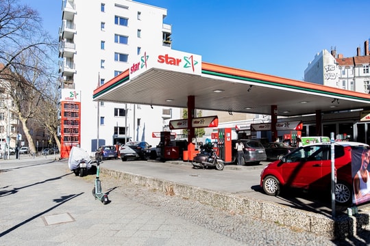 EU cân nhắc áp thêm thuế với các hãng dầu, khí