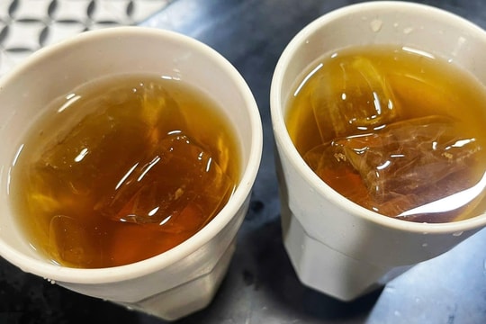 Người tăng huyết áp có nên uống trà đặc mỗi ngày?