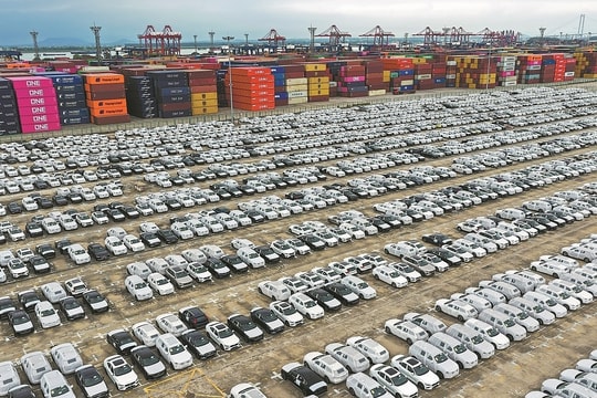 Doanh số ôtô Trung Quốc: xuất khẩu tăng, nội địa giảm