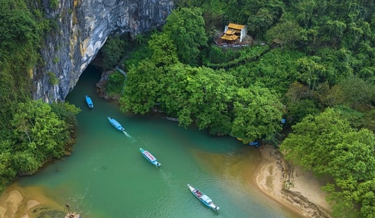 Chuyện về ngôi đền thiêng 'trấn' long mạch Phong Nha
