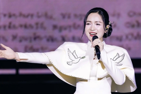 Hát nhép, hát đè: 'Vùng xám' khiến thị trường âm nhạc méo mó