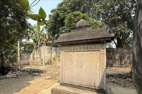 Chuyện quản lý: Tháo gỡ bất cập kéo dài để bảo tồn 2 tấm bia cổ có niên đại trên 300 năm