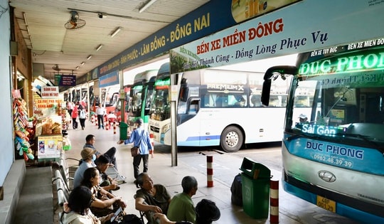 Đi lại dịp lễ bắt đầu nhộn nhịp